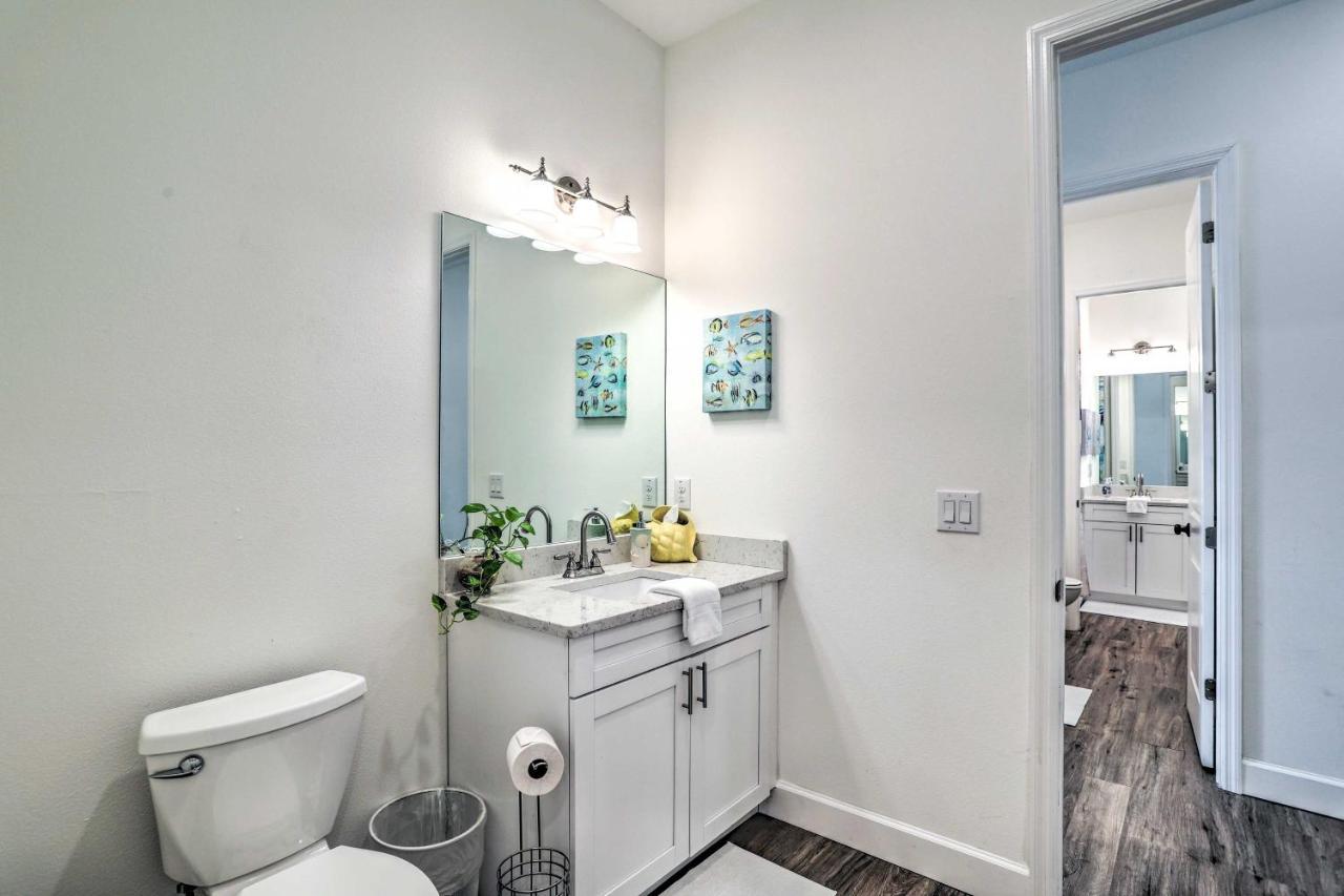 Family-Friendly Tampa Home Less Than 3 Mi To Ocean! Exterior photo